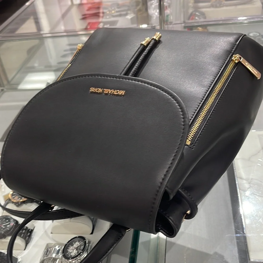 Michael Kors Backpack Bag Phoebe Medium Flap Drawstring Backpack Black 

NWT - Picture 15 of 16